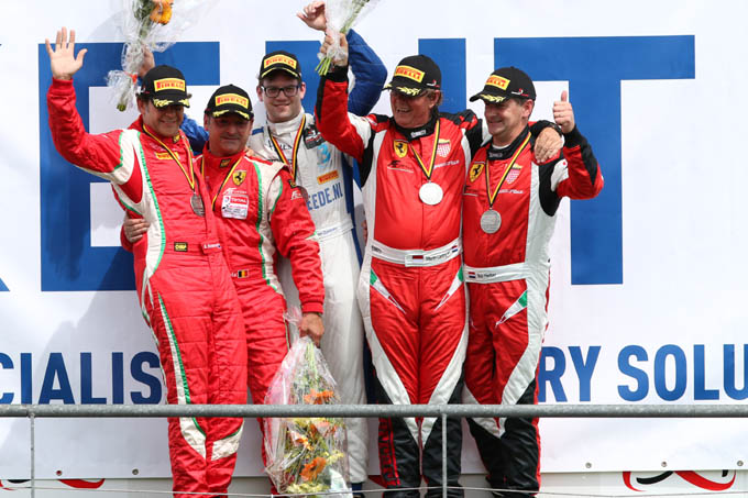 Henry Zumbrink podium